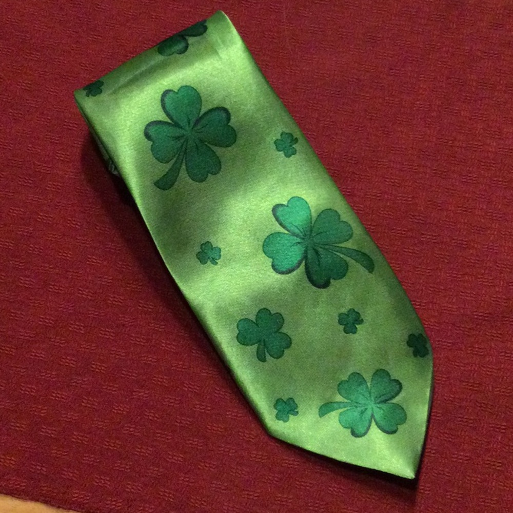 CLEARANCE Shamrock Tie